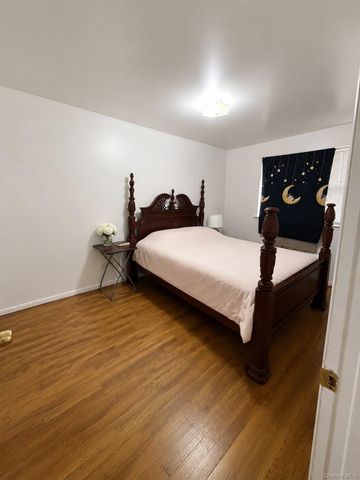 5831 136th Street, Flushing, NY 11355