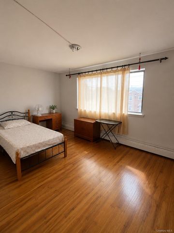 5831 136th Street, Flushing, NY 11355