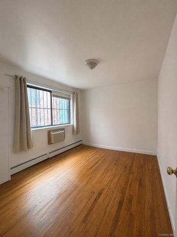 5831 136th Street, Flushing, NY 11355