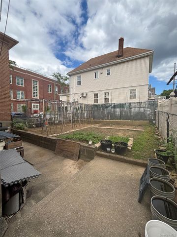 5831 136th Street, Flushing, NY 11355