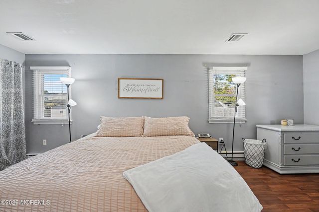 148 Tiller Avenue, Manahawkin, NJ 08050