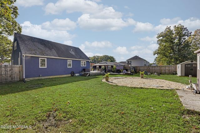 148 Tiller Avenue, Manahawkin, NJ 08050