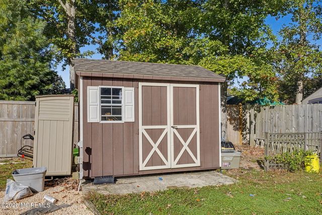 148 Tiller Avenue, Manahawkin, NJ 08050