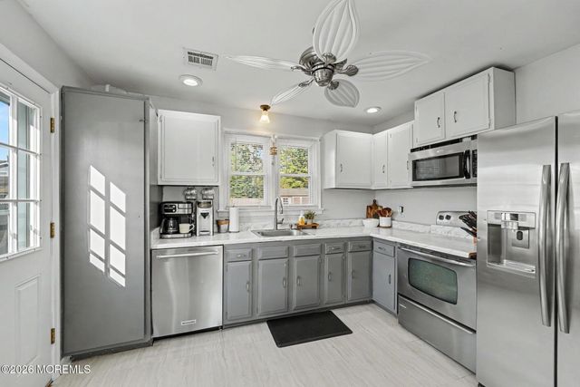 148 Tiller Avenue, Manahawkin, NJ 08050