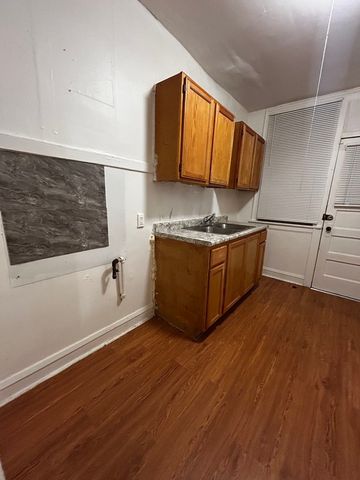 209 N Kolmar Avenue 1S, Chicago, IL 60624