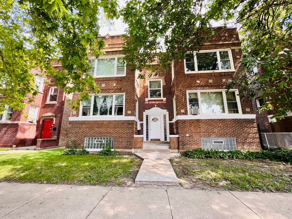209 N Kolmar Avenue 1S, Chicago, IL 60624