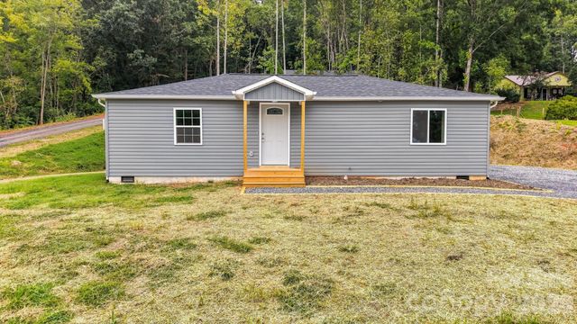 109 Countryside Drive SE, Lenoir, NC 28645