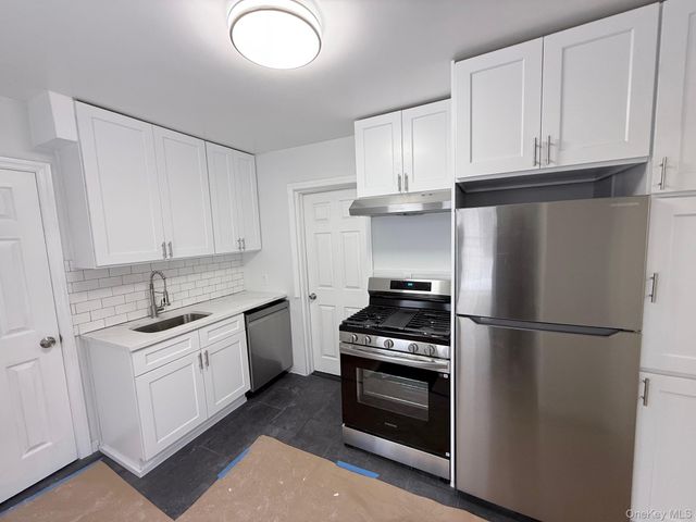 40 4th Street, Valley Stream, NY 11581