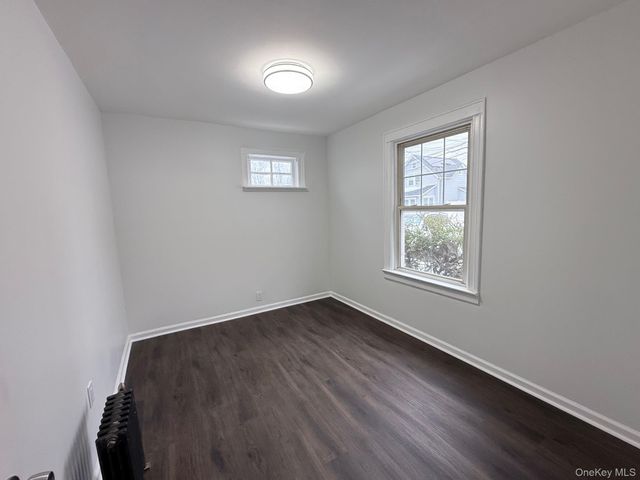 40 4th Street, Valley Stream, NY 11581