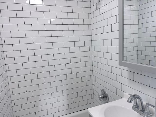 40 4th Street, Valley Stream, NY 11581