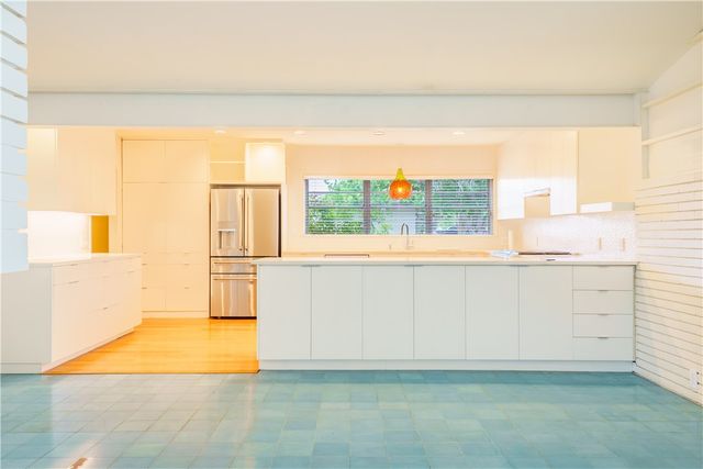 353 Bermuda Pl, Corpus Christi, TX 78411