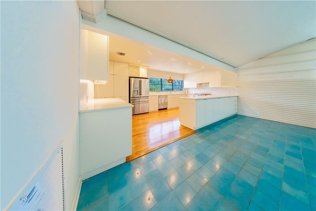 353 Bermuda Pl, Corpus Christi, TX 78411