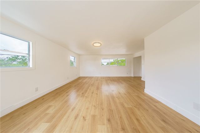 353 Bermuda Pl, Corpus Christi, TX 78411