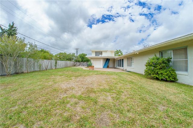 353 Bermuda Pl, Corpus Christi, TX 78411
