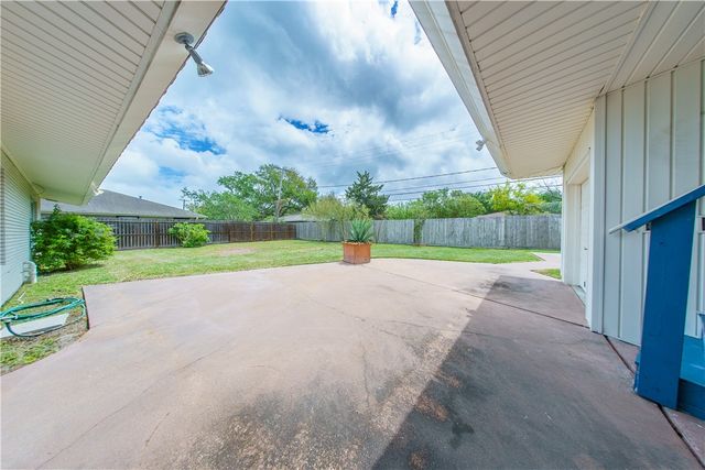 353 Bermuda Pl, Corpus Christi, TX 78411