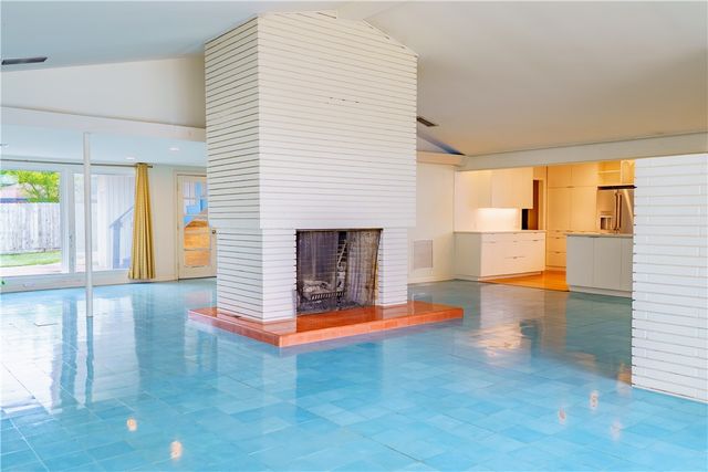 353 Bermuda Pl, Corpus Christi, TX 78411