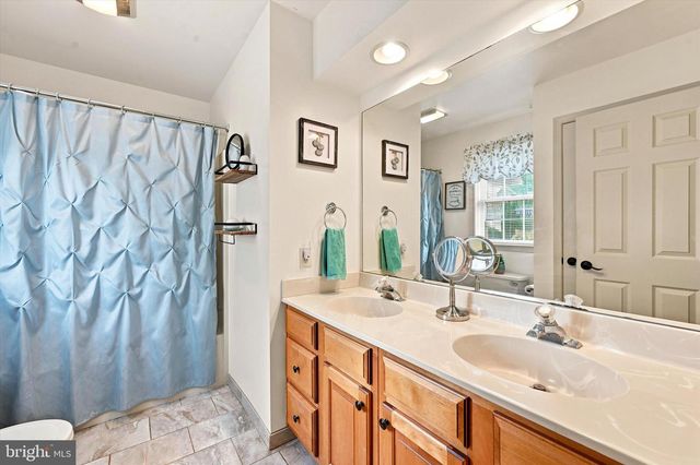 121 MEADOWVIEW DR, Gap, PA 17527