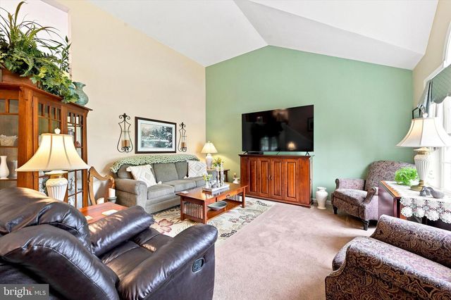 121 MEADOWVIEW DR, Gap, PA 17527