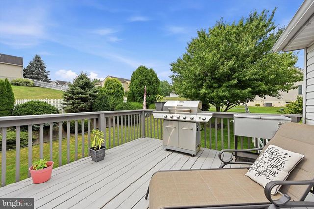 121 MEADOWVIEW DR, Gap, PA 17527