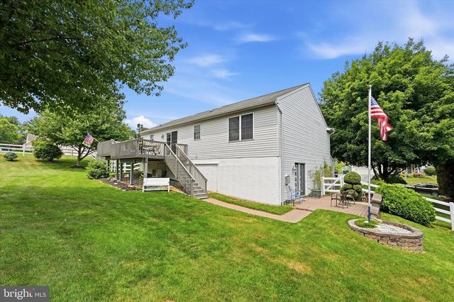121 MEADOWVIEW DR, Gap, PA 17527