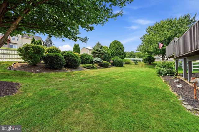 121 MEADOWVIEW DR, Gap, PA 17527