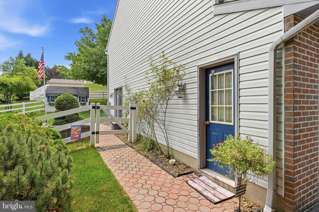 121 MEADOWVIEW DR, Gap, PA 17527