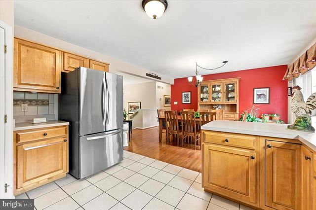 121 MEADOWVIEW DR, Gap, PA 17527