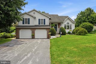 121 MEADOWVIEW DR, Gap, PA 17527