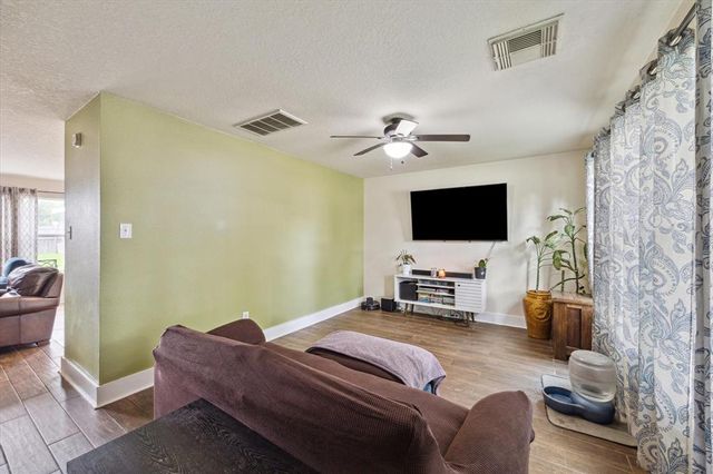 2858 Morningmist Lane, Dickinson, TX 77539
