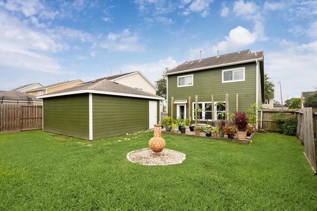 2858 Morningmist Lane, Dickinson, TX 77539