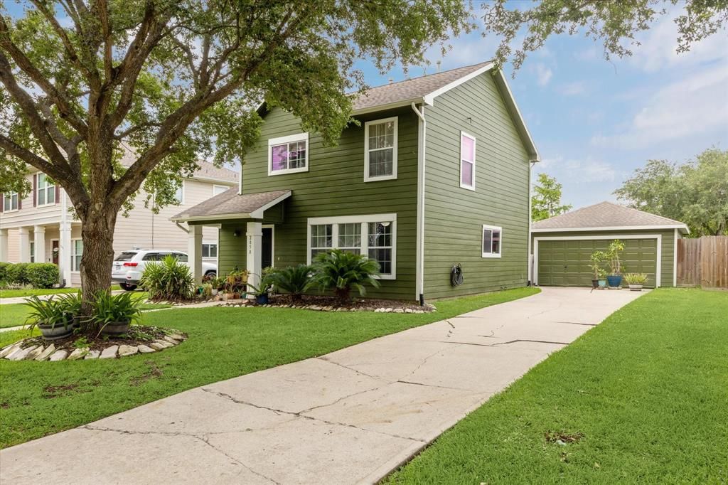 2858 Morningmist Lane, Dickinson, TX 77539