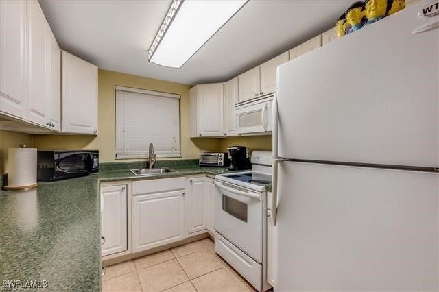 4290 Gulfstream DR 4, Naples, FL 34112