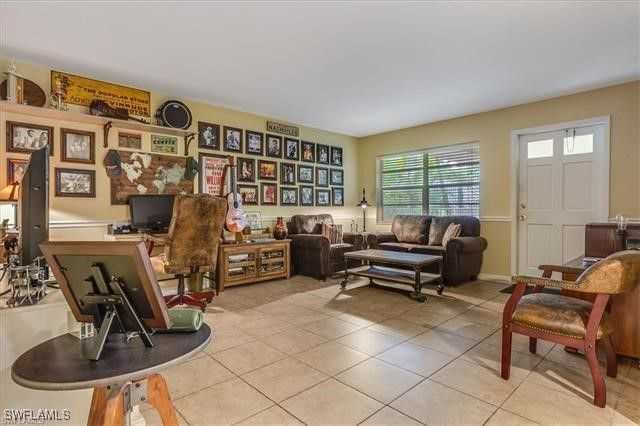 4290 Gulfstream DR 4, Naples, FL 34112