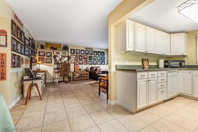 4290 Gulfstream DR 4, Naples, FL 34112