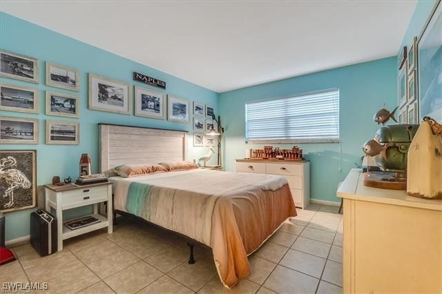 4290 Gulfstream DR 4, Naples, FL 34112