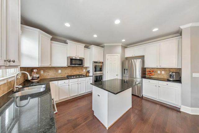 62 Applewood Lane, Acworth, GA 30101