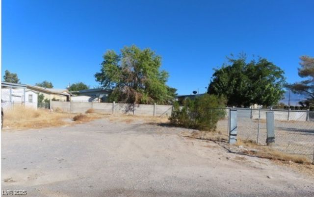 30 West Russell Road, Pahrump, NV 89048