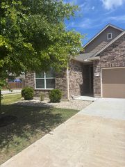 220 S Rocroi DR, Georgetown, TX 78626