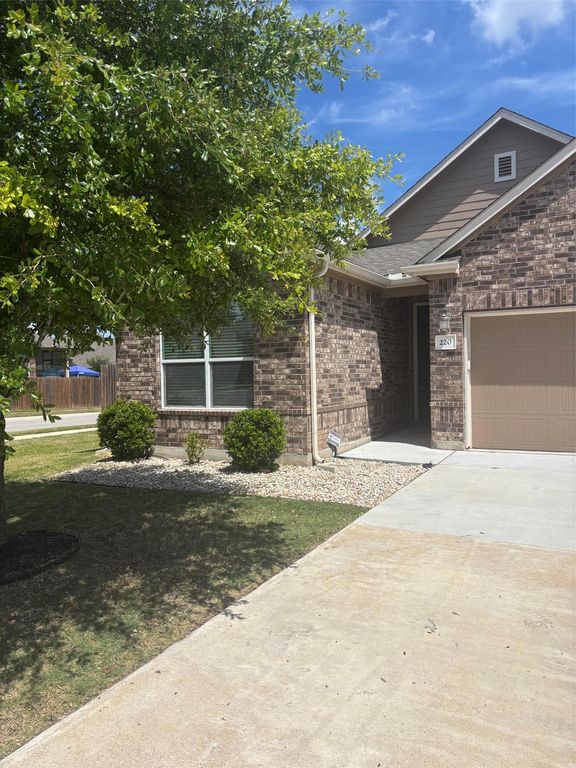 220 S Rocroi DR, Georgetown, TX 78626