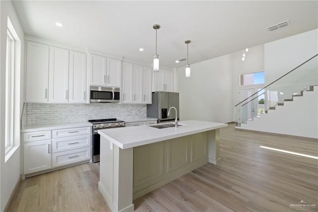 1214 N Lincoln Avenue, San Juan, TX 78589