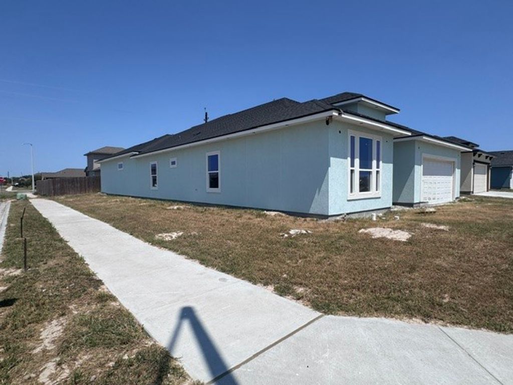 1534 Jeanne Marie Dr, Corpus Christi, TX 78418 — photo 3