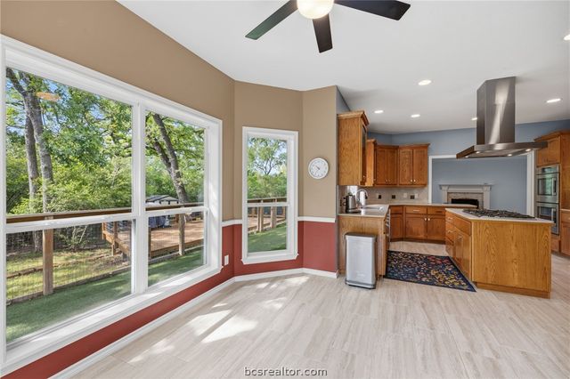5817 Stallion Ridge, College Station, TX 77845