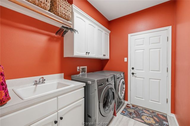 5817 Stallion Ridge, College Station, TX 77845