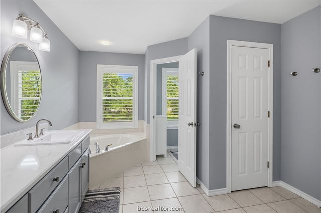 5817 Stallion Ridge, College Station, TX 77845