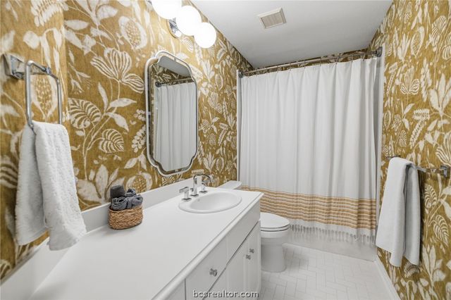 5817 Stallion Ridge, College Station, TX 77845