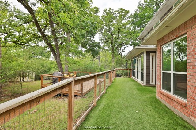 5817 Stallion Ridge, College Station, TX 77845