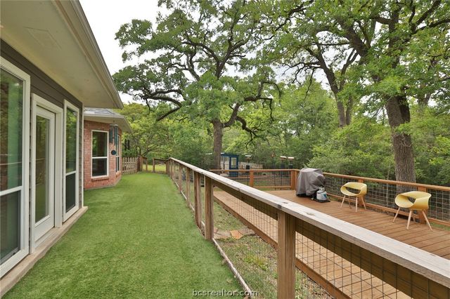 5817 Stallion Ridge, College Station, TX 77845