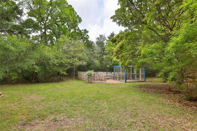 5817 Stallion Ridge, College Station, TX 77845