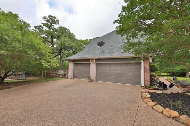 5817 Stallion Ridge, College Station, TX 77845