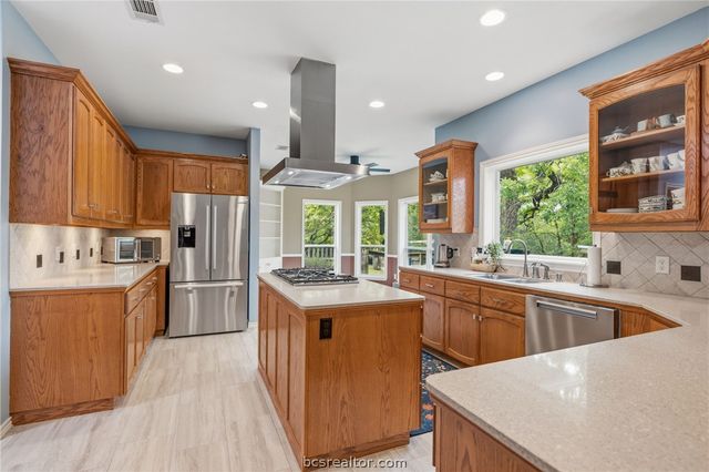 5817 Stallion Ridge, College Station, TX 77845